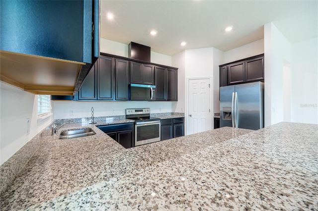 2247 WHITE FEATHER LOOP, Oakland, FL 34787