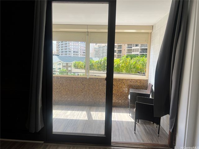 425 Ena Road C604, Honolulu, HI 96815
