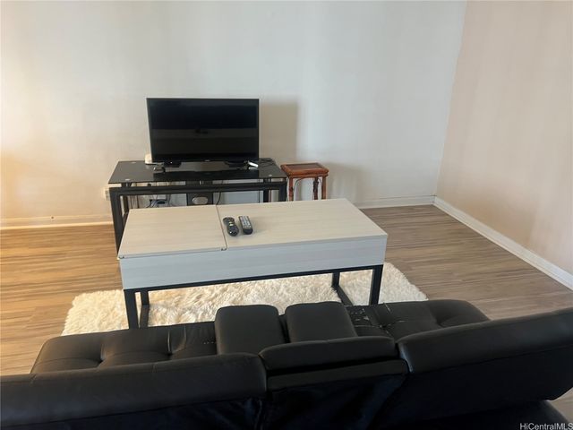 425 Ena Road C604, Honolulu, HI 96815