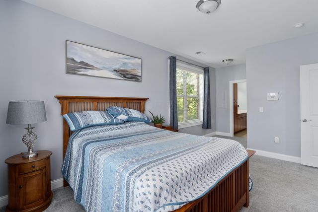 936 Quality Place, 302, Columbus, OH 43215