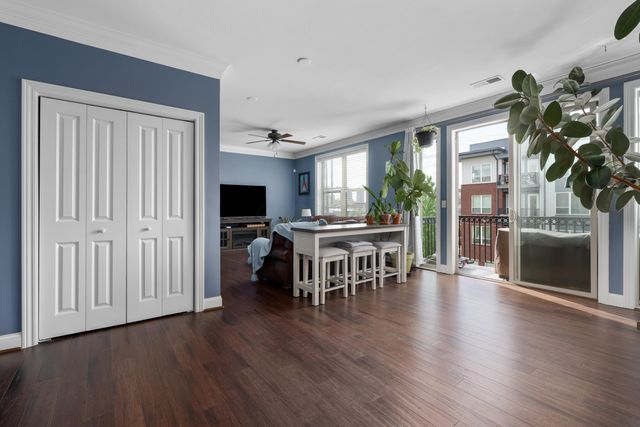 936 Quality Place, 302, Columbus, OH 43215
