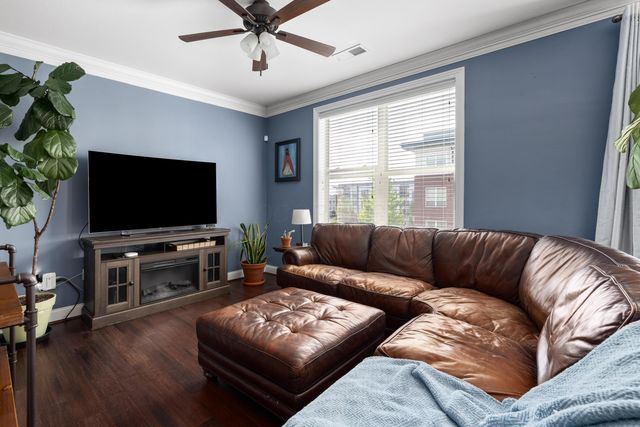936 Quality Place, 302, Columbus, OH 43215