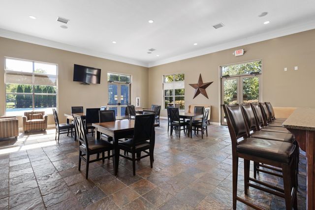 936 Quality Place, 302, Columbus, OH 43215
