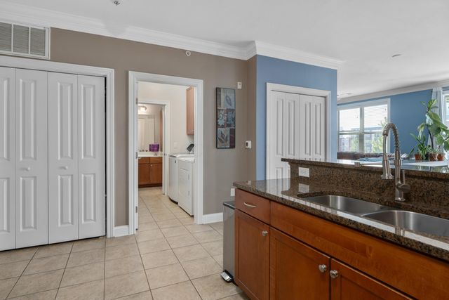936 Quality Place, 302, Columbus, OH 43215