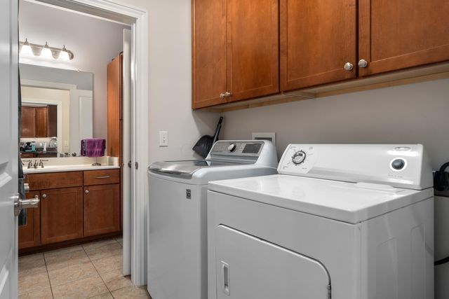 936 Quality Place, 302, Columbus, OH 43215