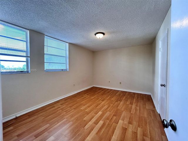 5050 NW 7th St 401, Miami, FL 33126