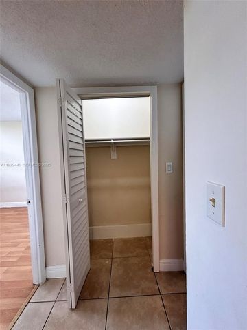 5050 NW 7th St 401, Miami, FL 33126