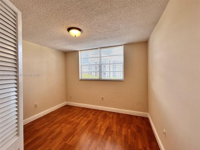 5050 NW 7th St 401, Miami, FL 33126