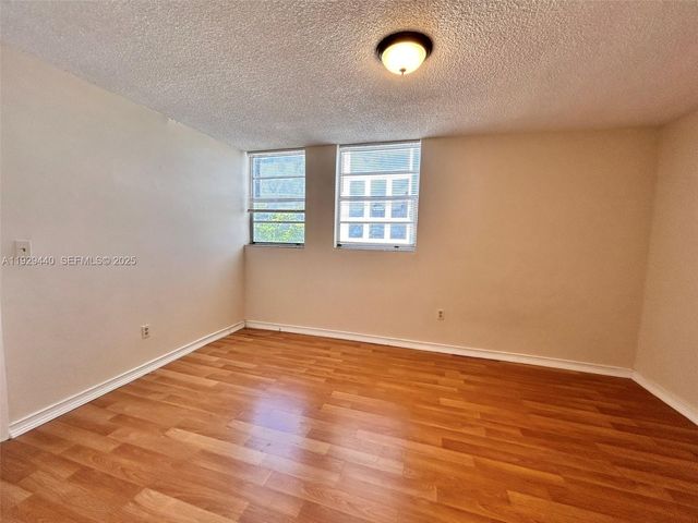 5050 NW 7th St 401, Miami, FL 33126