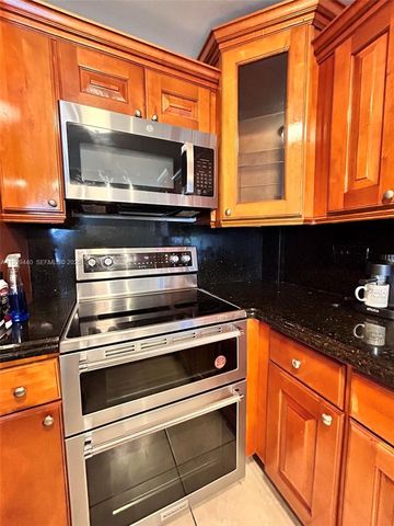 5050 NW 7th St 401, Miami, FL 33126