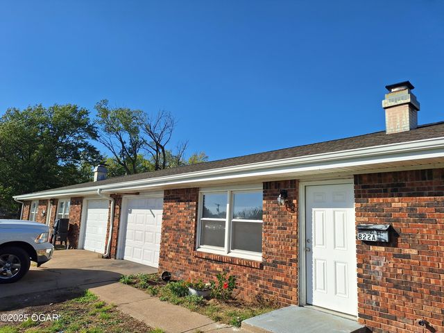 822A 822B Connecticut Avenue, Joplin, MO 64801