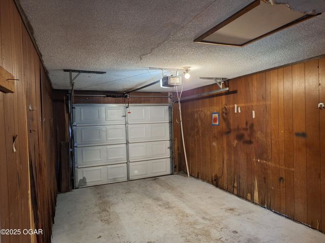 822A 822B Connecticut Avenue, Joplin, MO 64801