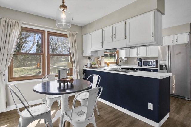 6788 Prairie View Drive, Sun Prairie, WI 53590