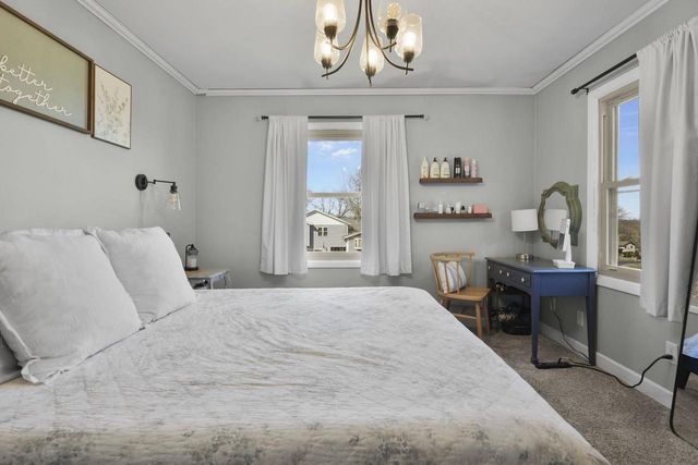 6788 Prairie View Drive, Sun Prairie, WI 53590