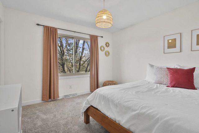 6788 Prairie View Drive, Sun Prairie, WI 53590