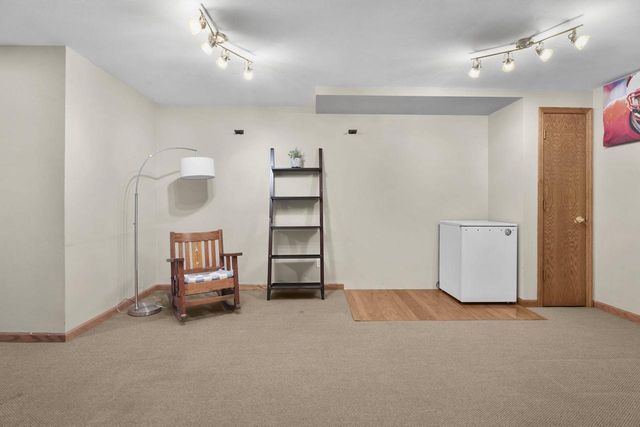 6788 Prairie View Drive, Sun Prairie, WI 53590