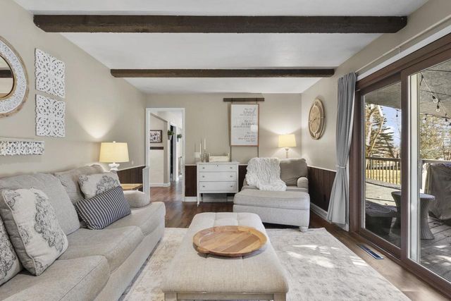 6788 Prairie View Drive, Sun Prairie, WI 53590