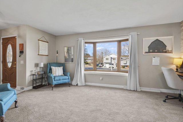 6788 Prairie View Drive, Sun Prairie, WI 53590