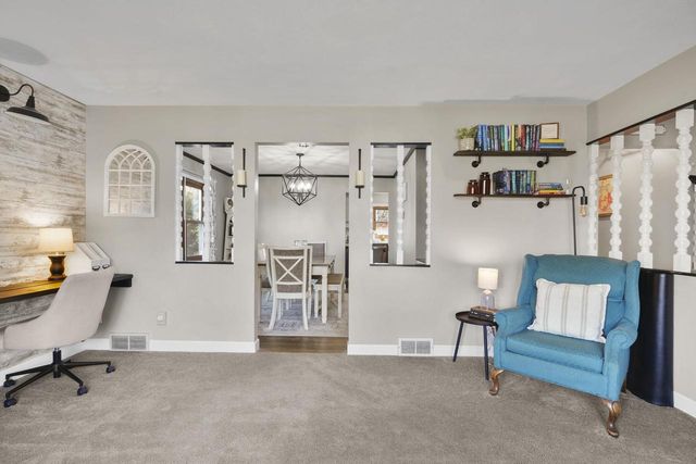 6788 Prairie View Drive, Sun Prairie, WI 53590