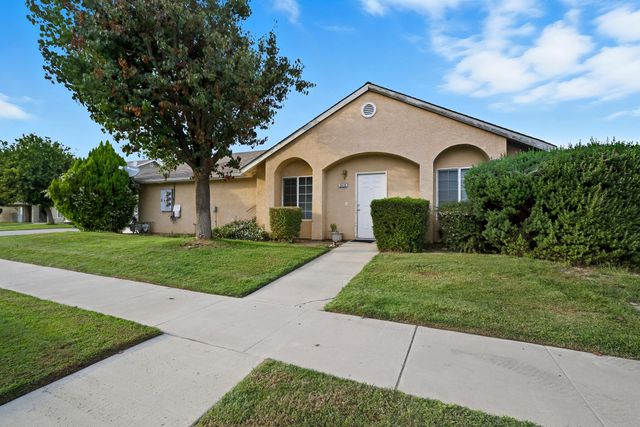 1572-1578 Jasmine Court, Tulare, CA 93274