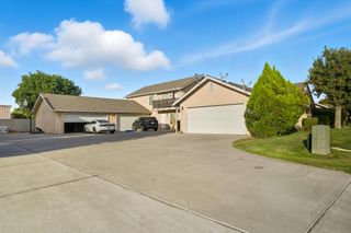 1572-1578 Jasmine Court, Tulare, CA 93274