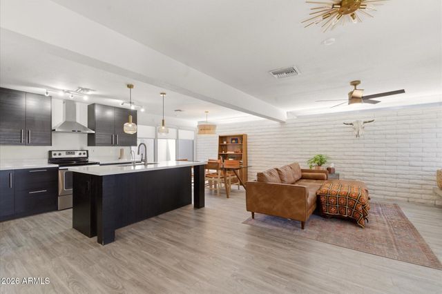 3020 E WETHERSFIELD Road, Phoenix, AZ 85032