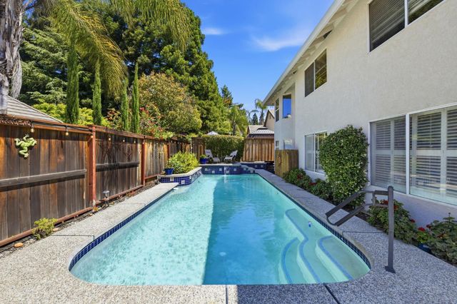 2669 Stockwood Dr, Roseville, CA 95661