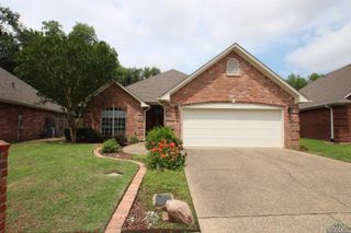 5816 Hollybrook Dr, Tyler, TX 75703