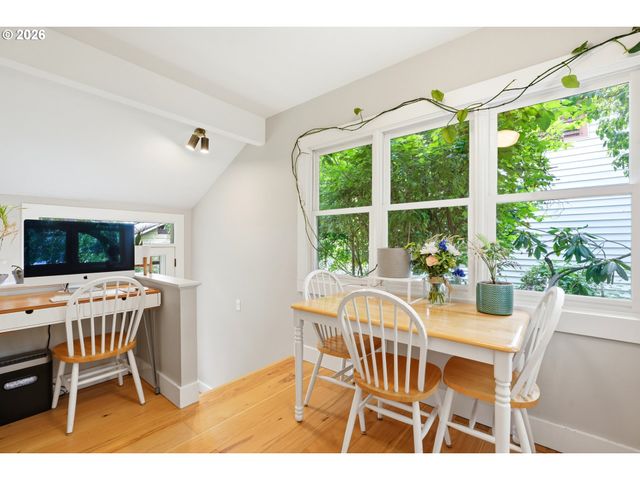 625 Ne BUFFALO St, Portland, OR 97211