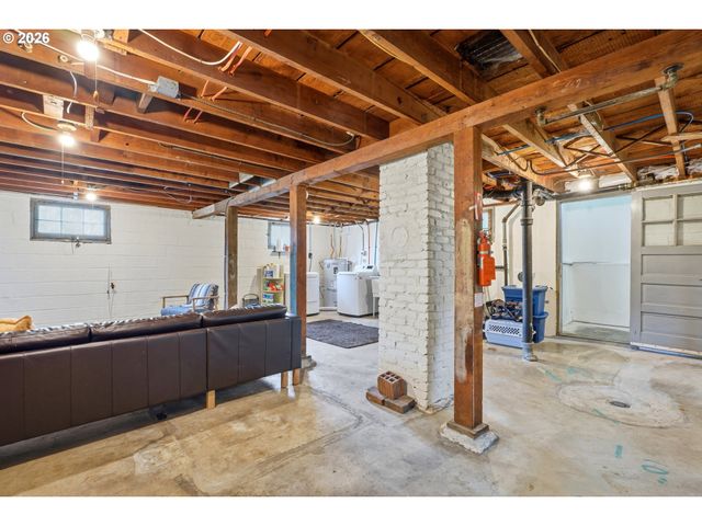 625 Ne BUFFALO St, Portland, OR 97211