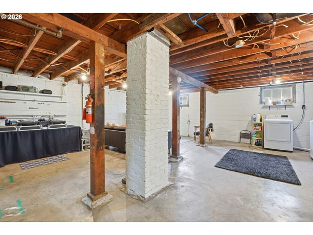 625 Ne BUFFALO St, Portland, OR 97211