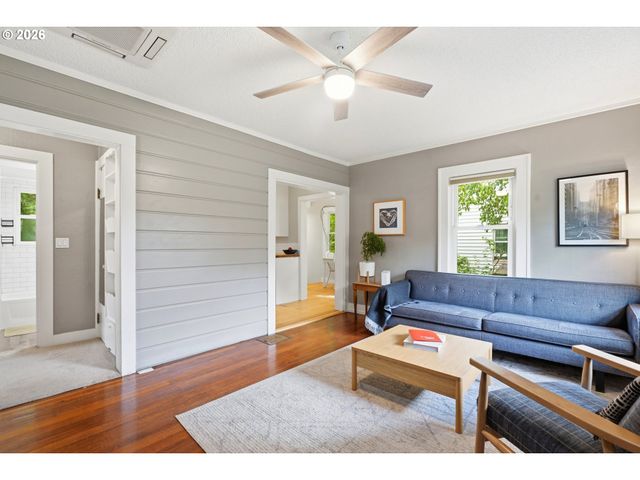 625 Ne BUFFALO St, Portland, OR 97211