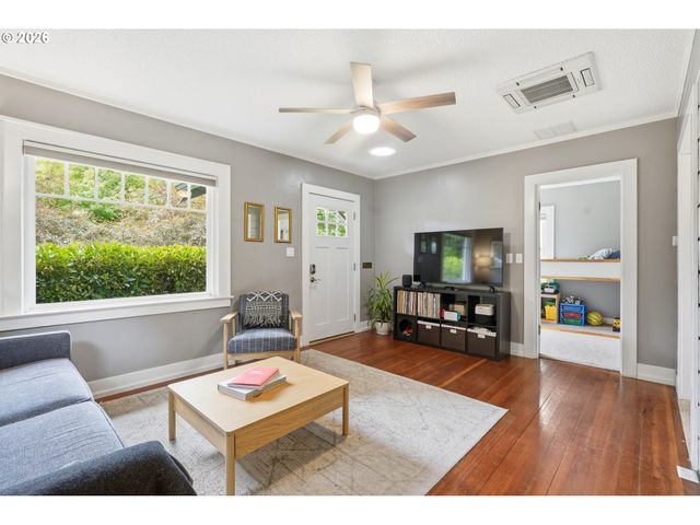 625 Ne BUFFALO St, Portland, OR 97211