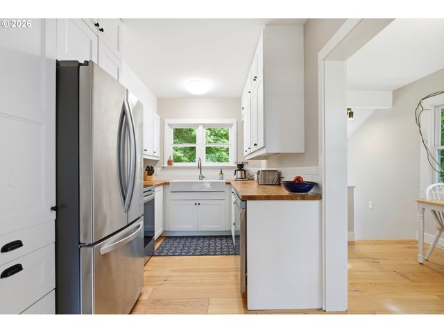 625 Ne BUFFALO St, Portland, OR 97211