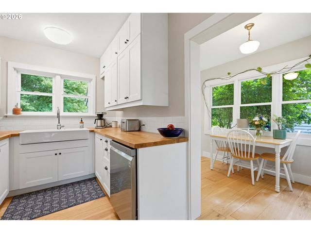 625 Ne BUFFALO St, Portland, OR 97211
