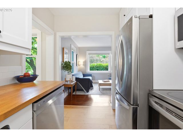 625 Ne BUFFALO St, Portland, OR 97211