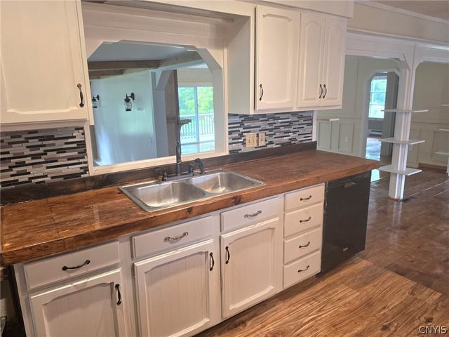1041 Old State Route 31, Elbridge, NY 13080