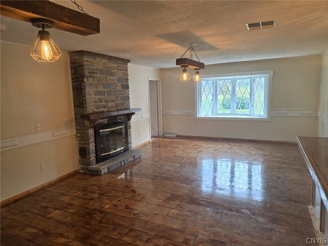 1041 Old State Route 31, Elbridge, NY 13080