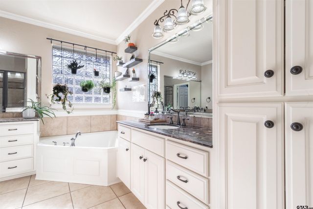 820 Cambridge Bend, Tyler, TX 75703
