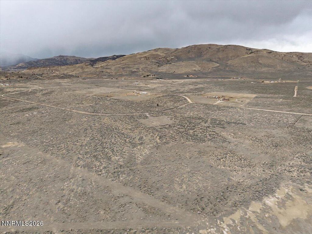 Image 10 of property listing at 105 Lonestar Circle, Reno, NV 89508