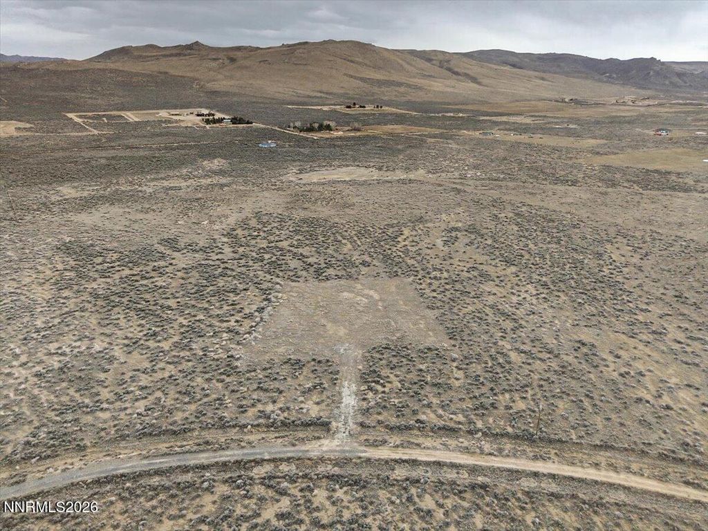 Image 2 of property listing at 105 Lonestar Circle, Reno, NV 89508