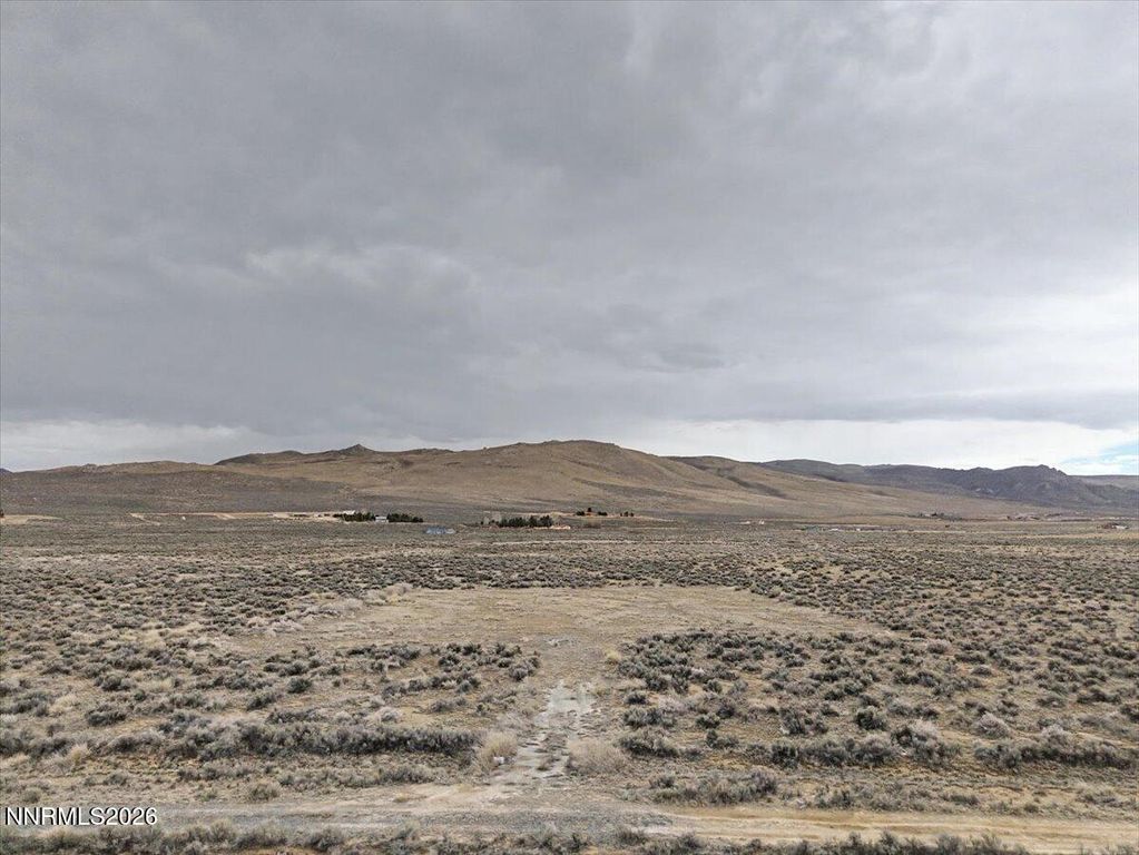 Image 3 of property listing at 105 Lonestar Circle, Reno, NV 89508