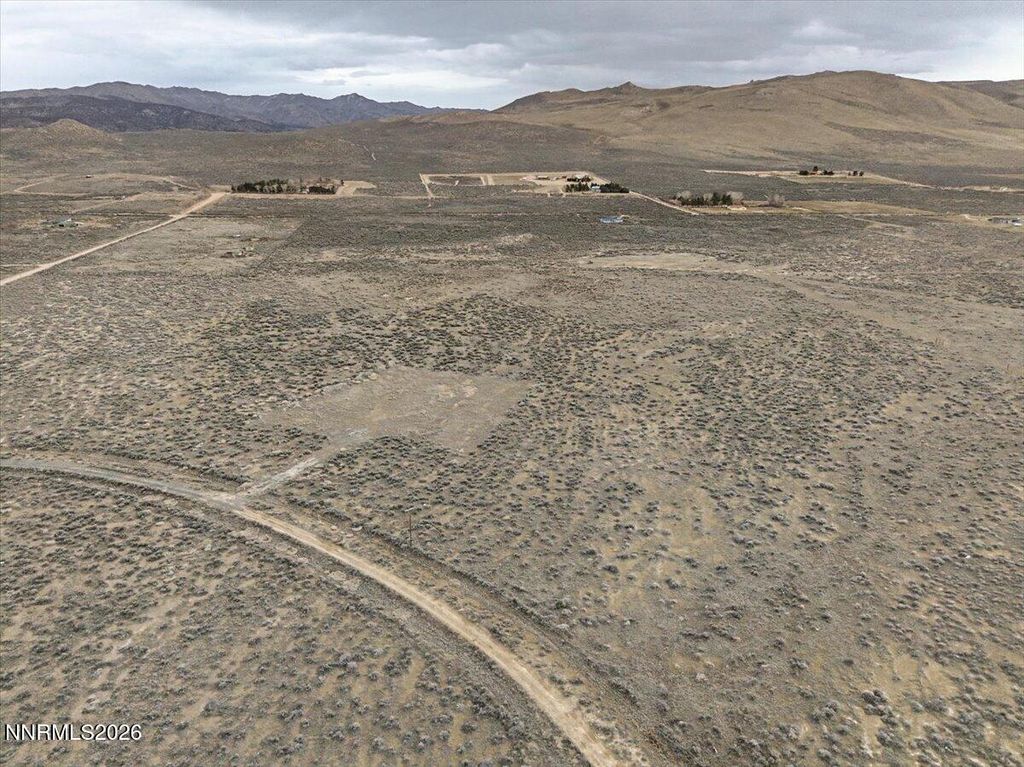 Image 7 of property listing at 105 Lonestar Circle, Reno, NV 89508