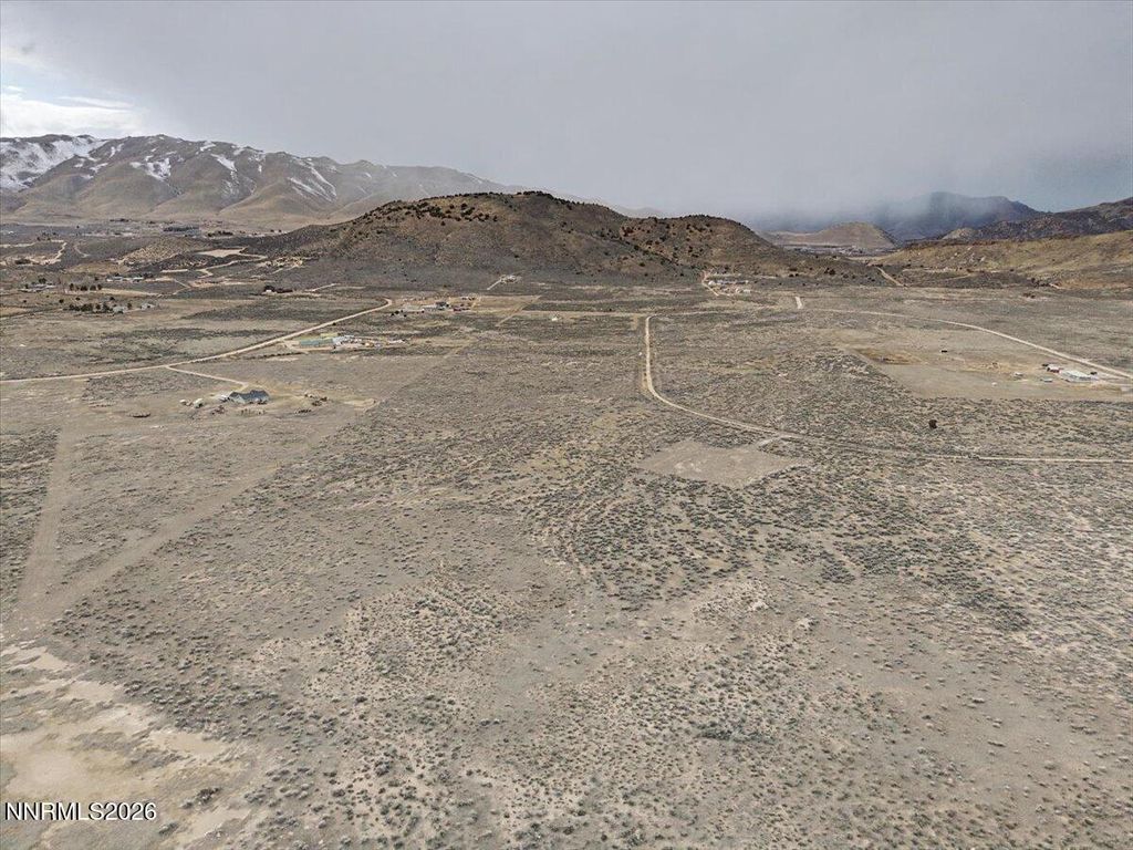 Image 8 of property listing at 105 Lonestar Circle, Reno, NV 89508