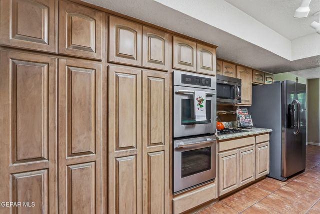 5442 DAVIS CUP Court, El Paso, TX 79932