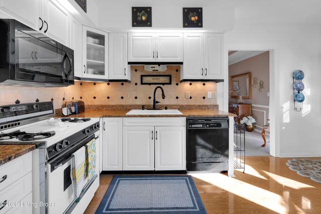 10310 Amberwell Park Rd, Louisville, KY 40241