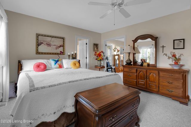 10310 Amberwell Park Rd, Louisville, KY 40241