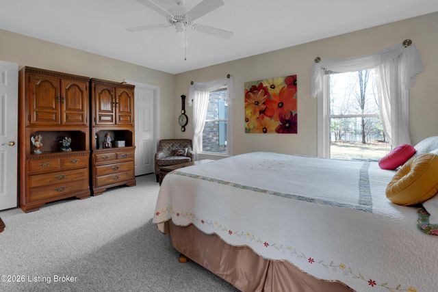 10310 Amberwell Park Rd, Louisville, KY 40241