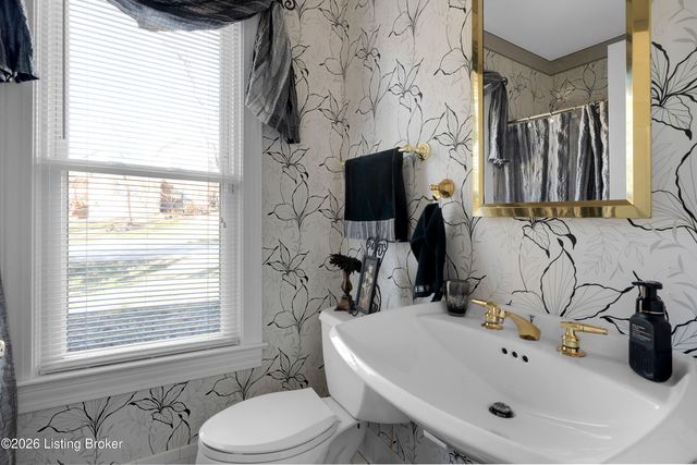 10310 Amberwell Park Rd, Louisville, KY 40241