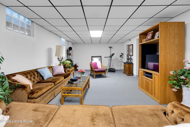 10310 Amberwell Park Rd, Louisville, KY 40241